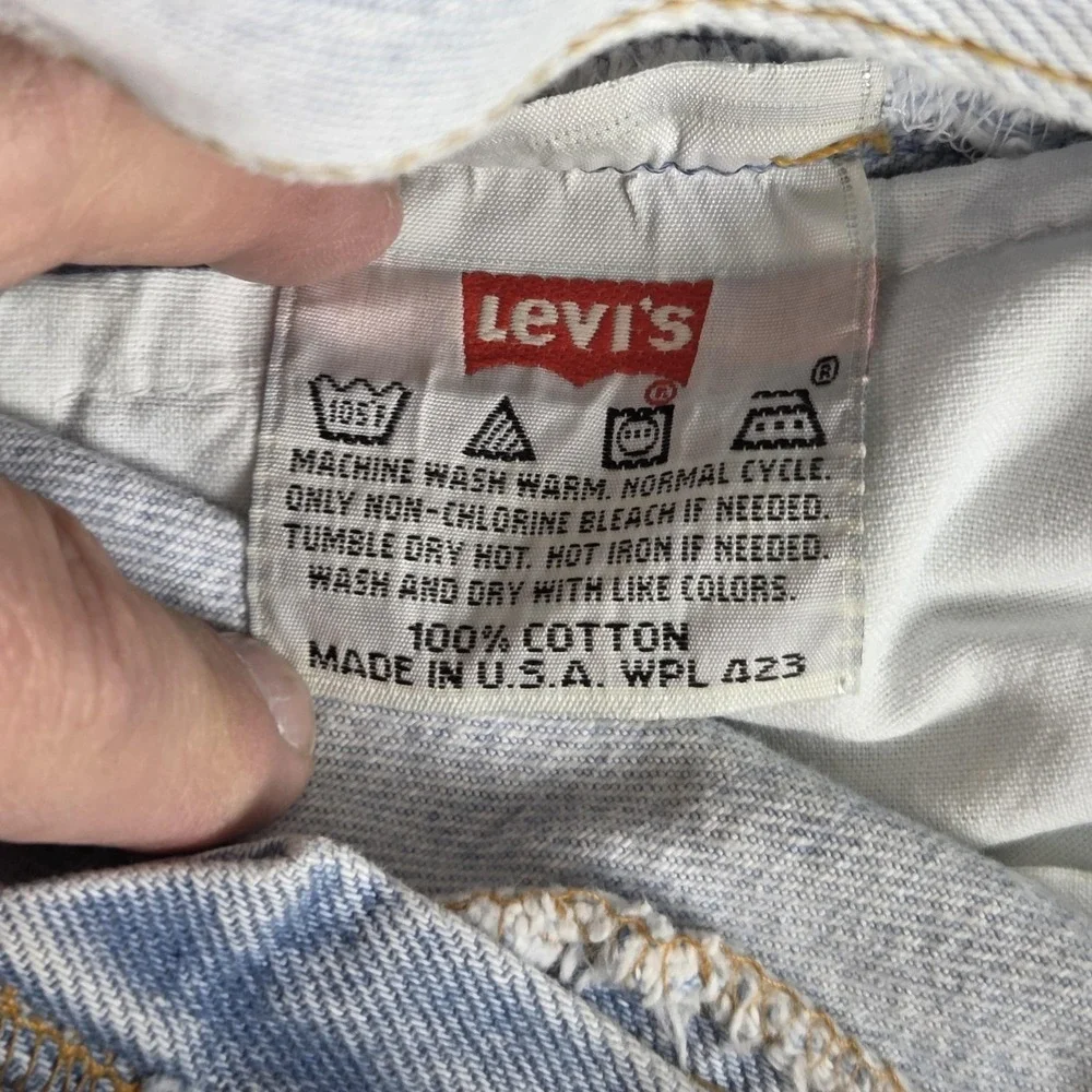 Vintage Levis 501 Jeans Mens‎ Blue Light Wash Button Fly Made In USA Fits 30x26